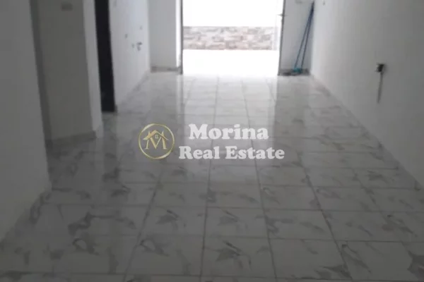 Qera | Ambjent Biznesi | Shkolla e Bashkuar | 400 Euro/muaj