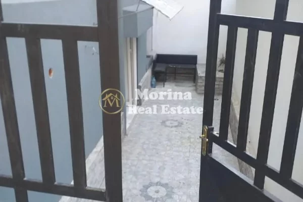 Qera | Ambjent Biznesi | Shkolla e Bashkuar | 400 Euro/muaj