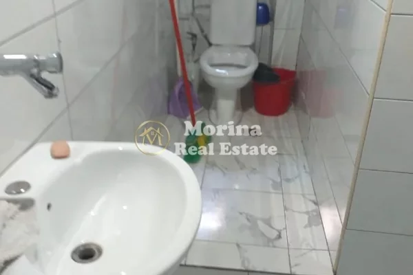 Qera | Ambjent Biznesi | Shkolla e Bashkuar | 400 Euro/muaj