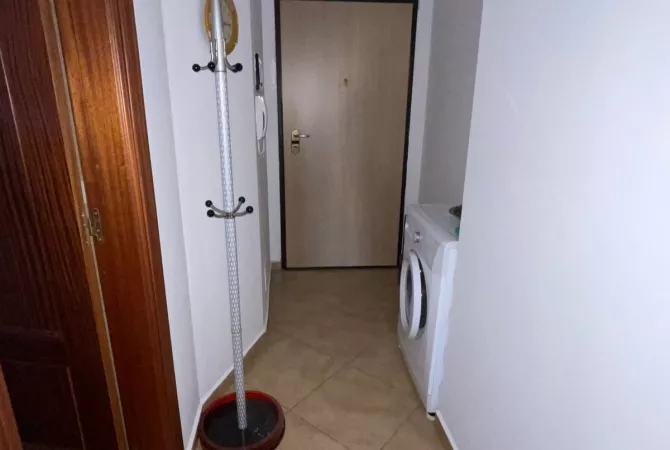 Shtepi me qera Apartament ne Tirane, Garsoniere, Mobilimi E mobiluar, Pagesa 40,000  Leke.