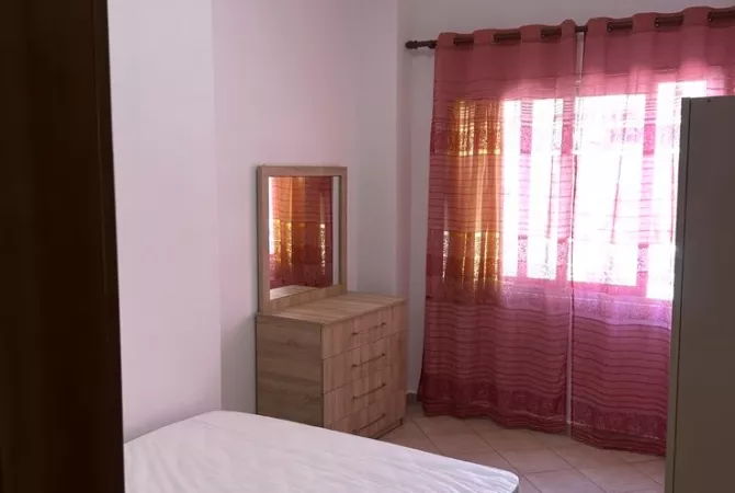Shtepi me qera Apartament ne Tirane, 1+1, Mobilimi E mobiluar, Pagesa 40,000  Leke.