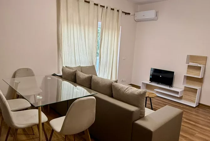 Shtepi me qera 1+1 ne Tirane - 65,000 Leke