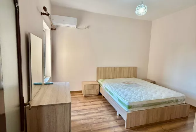Shtepi me qera Apartament ne Tirane, 1+1, Mobilimi E mobiluar, Pagesa 65,000  Leke.