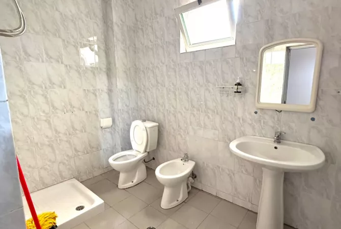 Shtepi me qera 1+1 ne Tirane - 65,000 Leke