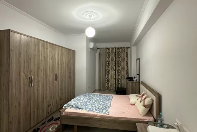 Shtepi me qera Apartament ne Tirane, 2+1, Mobilimi E mobiluar, Pagesa 550  Euro.