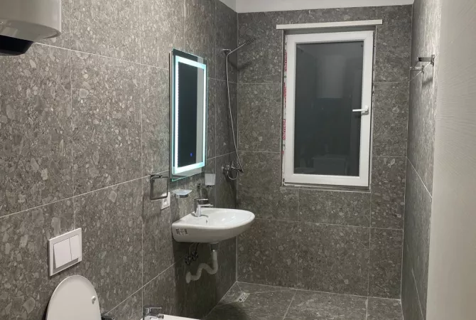 Shtepi me qera Apartament ne Tirane, 2+1, Mobilimi E mobiluar, Pagesa 48,000  Leke.