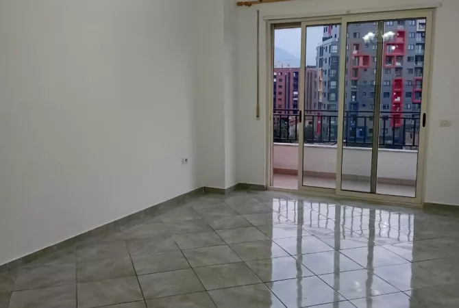 Shtepi me qera Apartament ne Tirane, 2+1, Mobilimi Bosh, pa mobiluar, Pagesa 40,000  Leke.