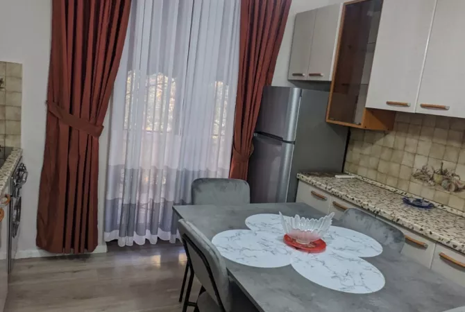 Shtepi me qera 2+1 ne Tirane - 60,000 Leke
