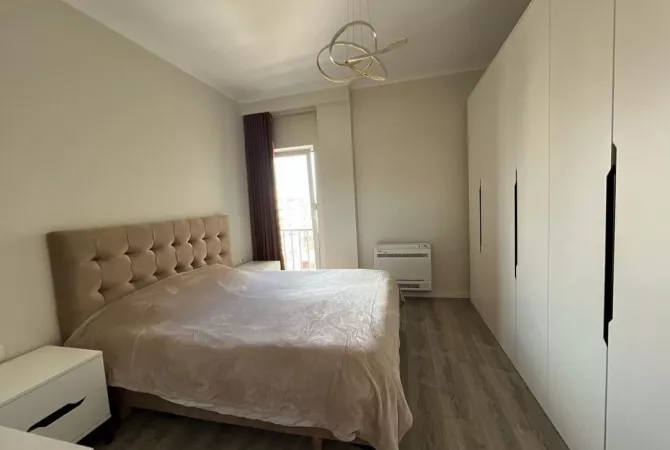 Shtepi me qera Apartament ne Tirane, 2+1, Mobilimi E mobiluar, Pagesa 90,000  Leke.