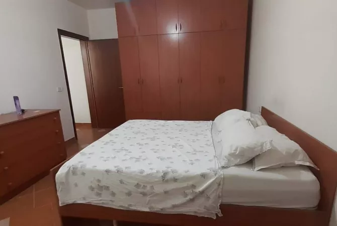 Shtepi me qera Apartament ne Tirane, 1+1, Mobilimi E mobiluar, Pagesa 55,000  Leke.