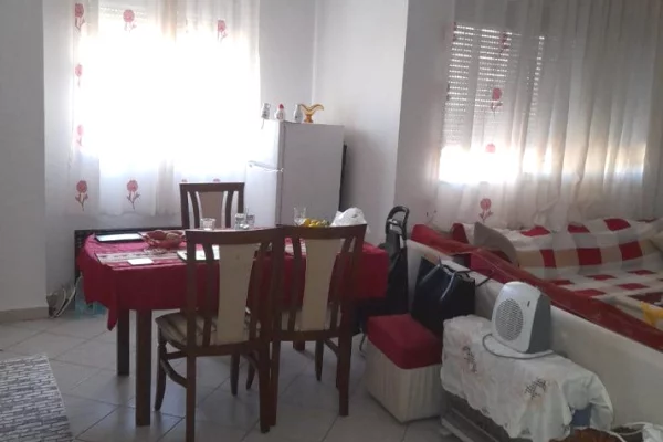 Shtepi me qera 1+1 ne Tirane - 40,000 Leke