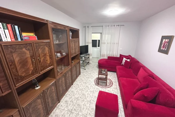 Shtepi me qera 2+1 ne Tirane - 60,000 Leke