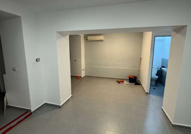 DYQAN PER SHITJE,te  “Shallvaret ” , prane mullirit ,90.000 euro 