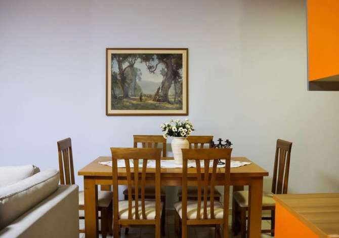 Shtepi me qera Apartament ne Tirane, 2+1, Mobilimi E mobiluar, Pagesa 600  Euro.