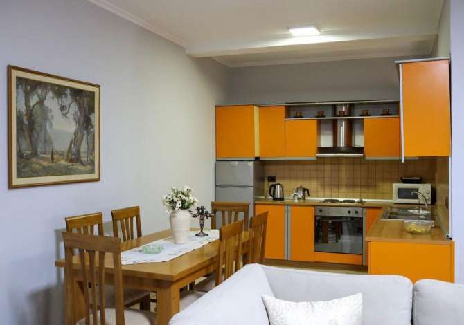 Shtepi me qera Apartament ne Tirane, 2+1, Mobilimi E mobiluar, Pagesa 600  Euro.