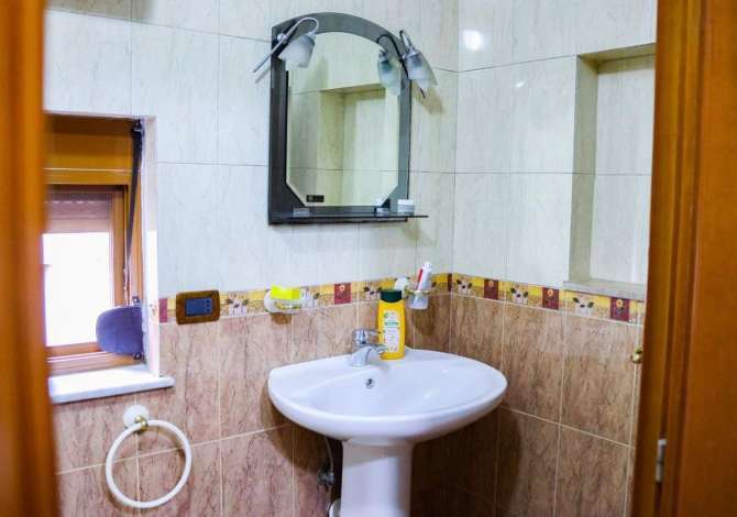 Shtepi me qera Apartament ne Tirane, 2+1, Mobilimi E mobiluar, Pagesa 600  Euro.