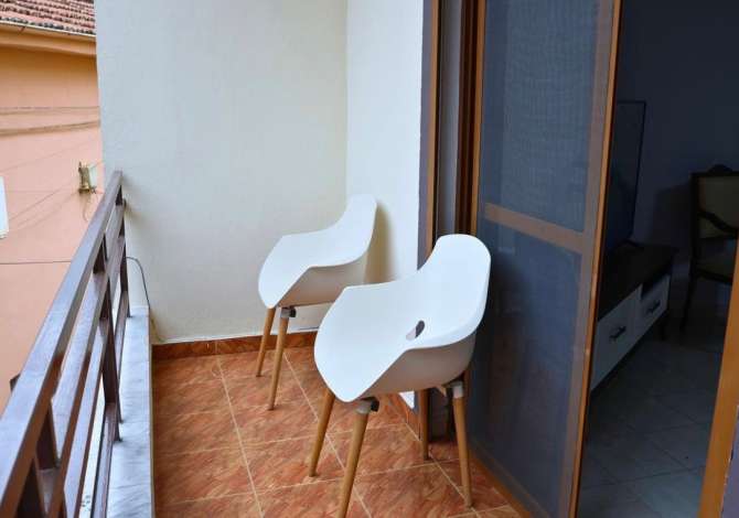 Shtepi me qera Apartament ne Tirane, 2+1, Mobilimi E mobiluar, Pagesa 600  Euro.