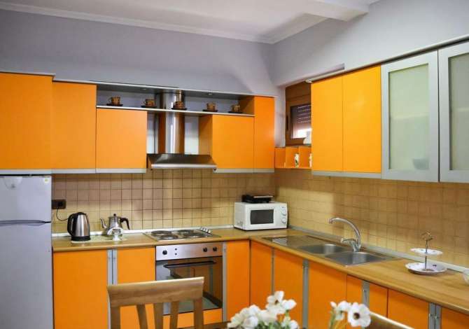 Shtepi me qera Apartament ne Tirane, 2+1, Mobilimi E mobiluar, Pagesa 600  Euro.