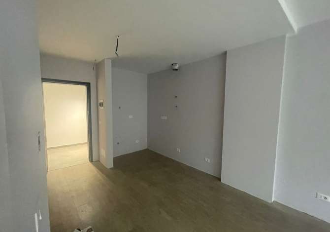 Jepet me qera Apartamenti 1+1 per ambient biznesi  Cmimi : 800 mije leke netto, Lake view residence 