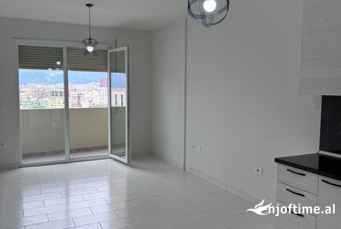 Shtepi me qera 1+1 ne Tirane - 40,000 Leke