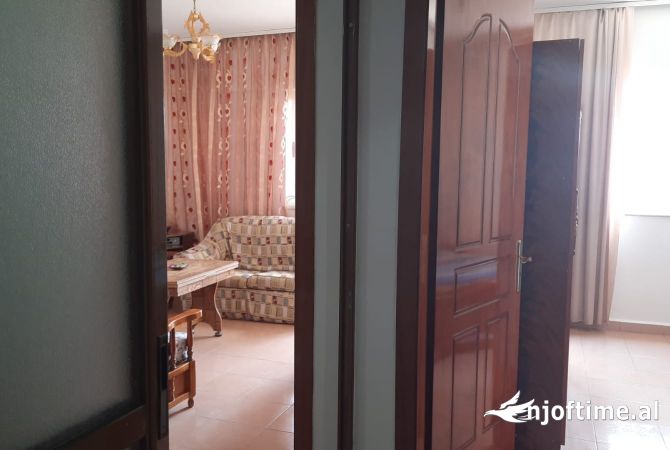Shtepi me qera 1+1 ne Tirane - 45,000 Leke