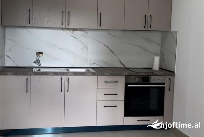 Shtepi me qera 1+1 ne Tirane - 50,000 Leke
