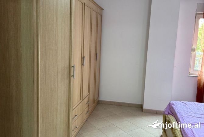 Shtepi me qera Apartament ne Tirane, 2+1, Mobilimi E mobiluar, Pagesa 700  Euro.