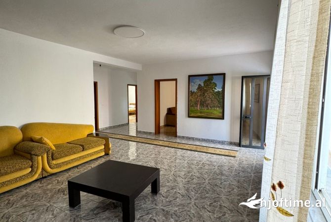 Shtepi me qera Shtepi Private ne Tirane, 2+1, Mobilimi E mobiluar, Pagesa 55,000  Leke.