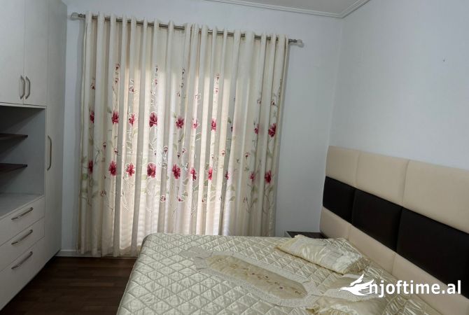 Shtepi me qera Apartament ne Tirane, 2+1, Mobilimi E mobiluar, Pagesa 600  Euro.