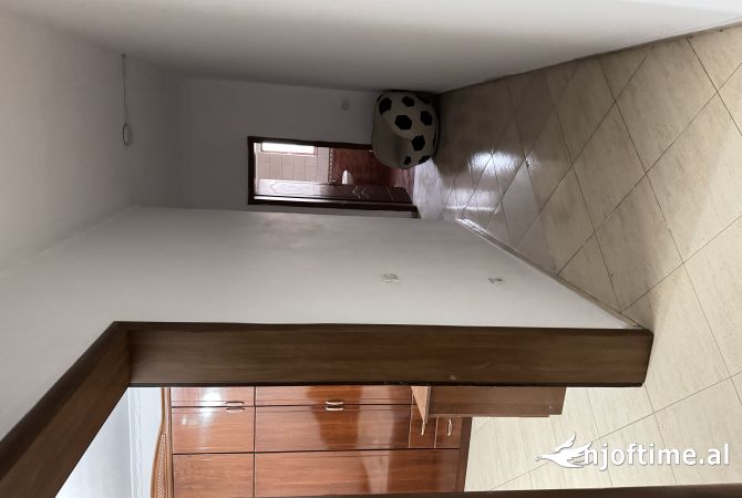 Appartamento in affitto a Tirana 2+1, Arredato