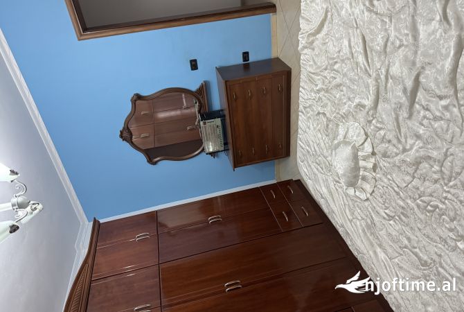 Appartamento in affitto a Tirana 2+1, Arredato