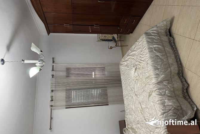 Appartamento in affitto a Tirana 2+1, Arredato
