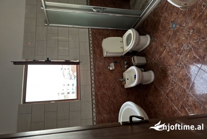 Appartamento in affitto a Tirana 2+1, Arredato
