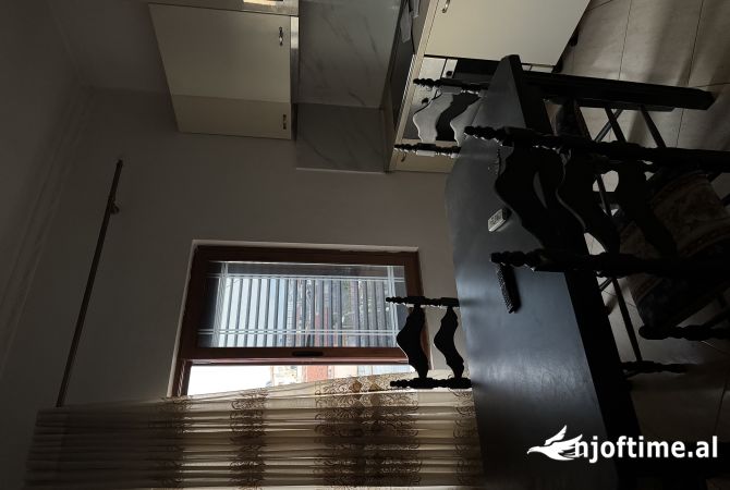 Appartamento in affitto a Tirana 2+1, Arredato