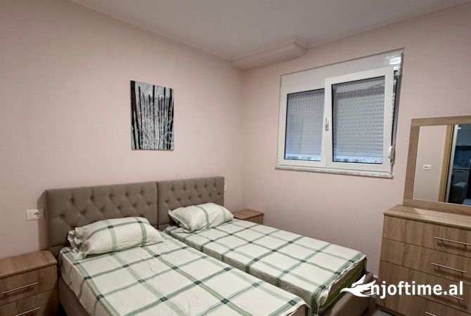 Shtepi me qera Apartament ne Tirane, 1+1, Mobilimi E mobiluar, Pagesa 35,000  Leke.