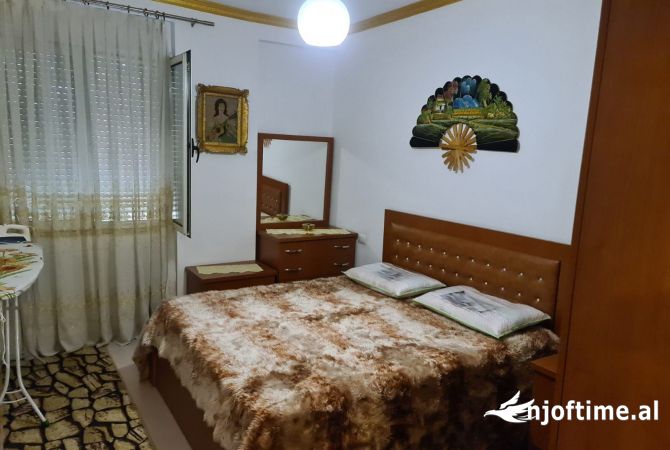 Shtepi me qera Apartament ne Tirane, 1+1, Mobilimi E mobiluar, Pagesa 450  Euro.