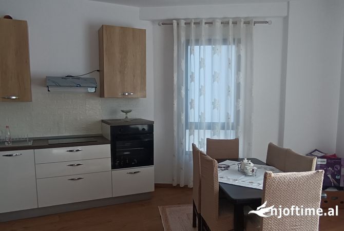 Shtepi me qera 1+1 ne Tirane - 50,000 Leke