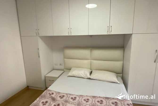 Shtepi me qera Apartament ne Tirane, 1+1, Mobilimi E mobiluar, Pagesa 600  Euro.