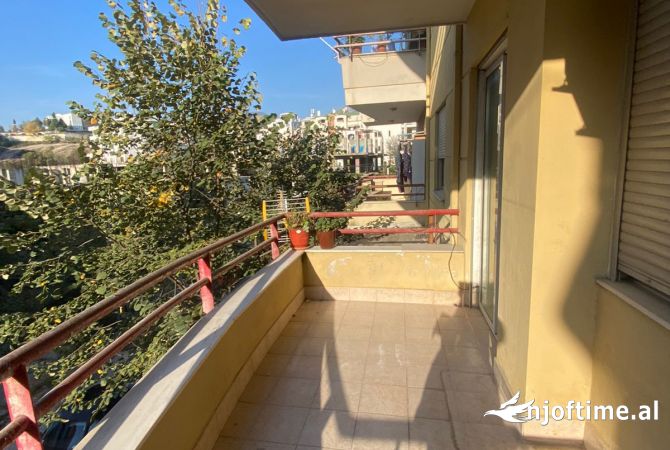 Shtepi me qera Apartament ne Tirane, 2+1, Mobilimi Bosh, pa mobiluar, Pagesa 30,000  Leke.