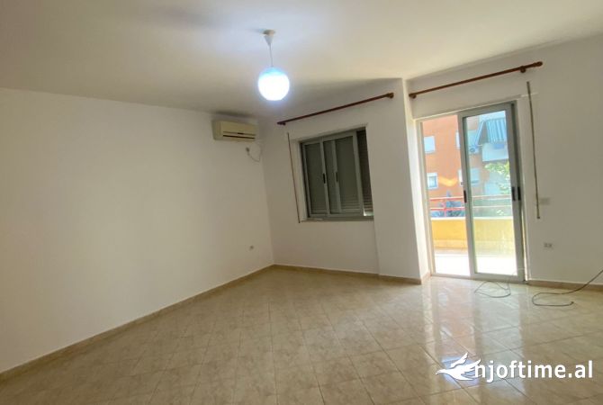 Shtepi me qera 2+1 ne Tirane - 30,000 Leke