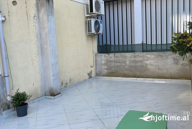 Shtepi me qera Apartament ne Tirane, 2+1, Mobilimi E mobiluar, Pagesa 50,000  Leke.
