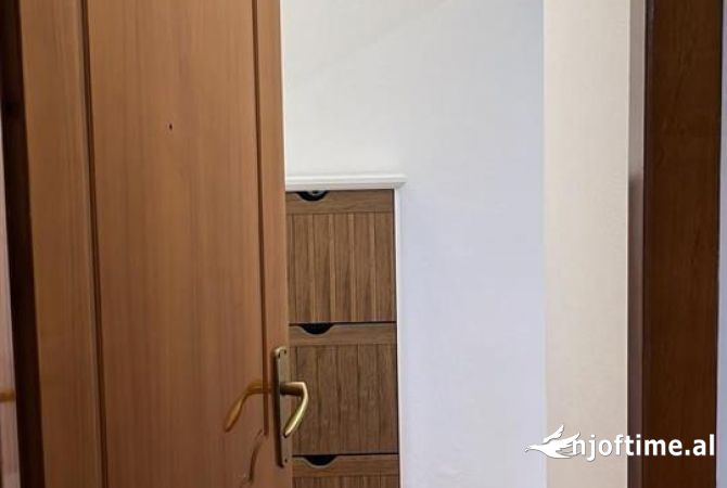 Shtepi me qera Apartament ne Tirane, 2+1, Mobilimi E mobiluar, Pagesa 50,000  Leke.