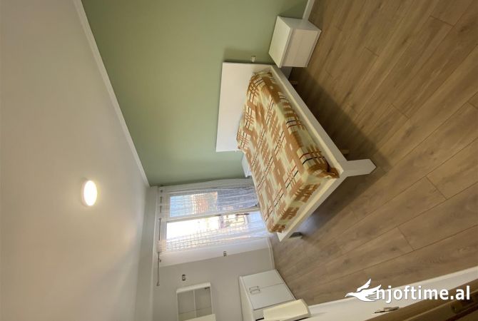 Shtepi me qera Apartament ne Tirane, 2+1, Mobilimi E mobiluar, Pagesa 550  Euro.