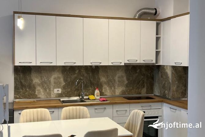 Shtepi me qera 2+1 ne Tirane - 600 Euro