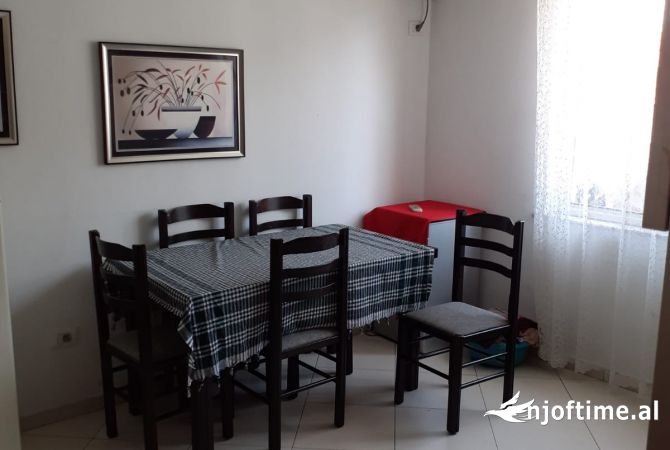 Shtepi me qera 2+1 ne Tirane - 550 Euro