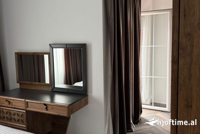 Shtepi me qera Apartament ne Tirane, 1+1, Mobilimi E mobiluar, Pagesa 550  Euro.
