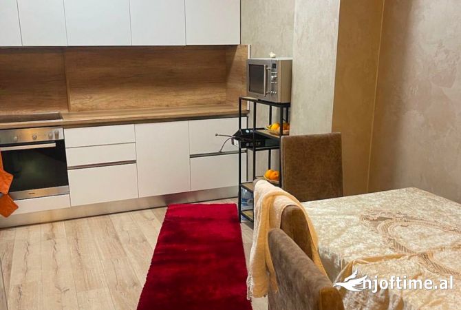 Shtepi me qera 3+1 ne Tirane - 1,000 Euro
