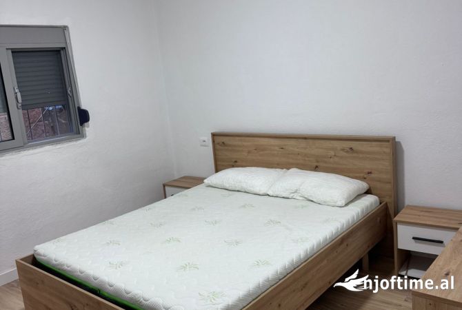 Shtepi me qera Apartament ne Tirane, 1+1, Mobilimi E mobiluar, Pagesa 400  Euro.