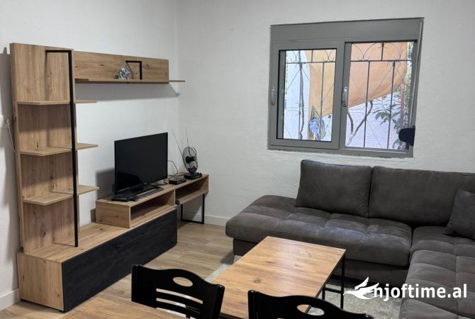 Shtepi me qera Apartament ne Tirane, 1+1, Mobilimi E mobiluar, Pagesa 400  Euro.