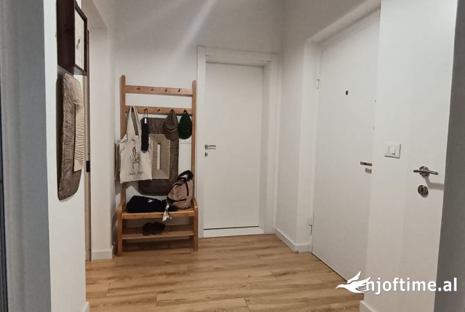 Shtepi me qera Apartament ne Tirane, 3+1, Mobilimi E mobiluar, Pagesa 600  Euro.